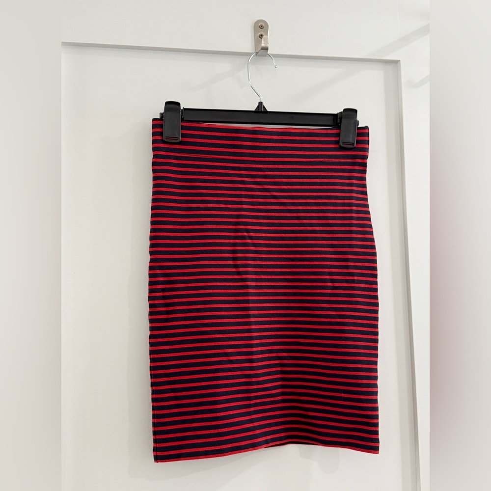 Madewell navy blue + red striped high waisted pencil skirt (has a small hole)